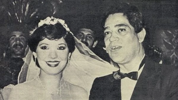 ذكرى ميلاد محرم فؤاد.. كواليس زواجه من عايدة رياض 12 عاما تحل اليوم ذكرى ميلاد الفنان محرم فؤاد الذى قدم العديد من الأعمال الفنية التى تظل علامة في