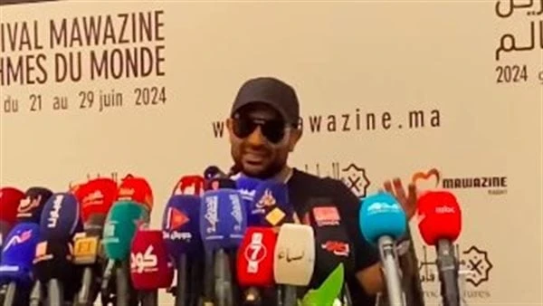 رد صادم من أحمد سعد على واقعة صفعة عمرو دياب لمعجب أقامت إدارة موازين مؤتمرا صحفيا للفنان أحمد سعد على هامش الحفل الذي أحياه ضمن فعاليات مهرجان