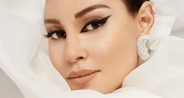 أروى جودة تفاجئ محبيها بخبر خطوبتها.. من هو سعيد الحظ؟ افاق عربية - فاجأت الفنانة أروى جودة جمهورها بخطوبتها منذ فترة الى رجل أعمال إيطالي- فرنسي،