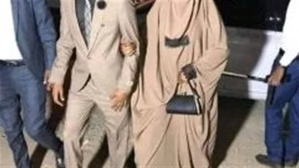 قصة فتاة عمرها 34 سنة هذه قصة فتاة عمرها 34 سنة...زواجها تأخركانت لا تزال غير متزوجة في سن الرابعة والثلاثين ووالدها مټوفي ثم رآها شابا وتعرفت عليه