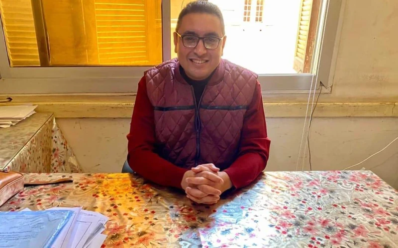 إحالة 11 طبيبا للتحقيق لتغيبهم عن العمل بمستشفتي سوهاج العام كثفت فرق التفتيش التابعة لمديرية الصحة بسوهاج من مرورها علي مستشفيات المحافظة لمتابعة