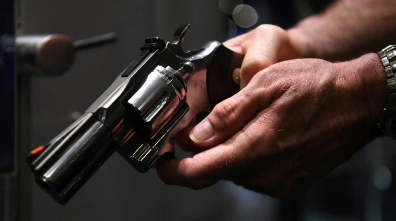 عشة قتل بسنت بجوار رضيعتها.. جريمة مروعة في القاهرة شهدت منطقة الشرابية بالقاهرة، جريمة قتل بشعة في أول أيام عيد الأضحى المبارك، عندما أقدم مسجل خطر