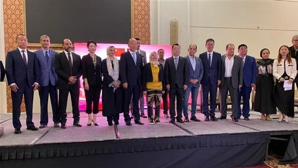 بحضور ممثلين عن النقابات.. ندوة لمناقشة سبل التعاون في مجالات الصناعات السينمائية والتلفزيونية أقيمت مساء أمس الجمعة ندوة الأعمال المصرية الصينية لإبداع الأعمال التليفزيونية والسين