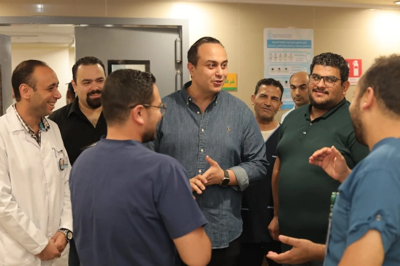 رئيس هيئة الرعاية الصحية في جولة ليلية مفاجئة للاطمئنان على انتظام العمل بمستشفيات القناة أجرى الدكتور أحمد السبكي، رئيس الهيئة العامة للرعاية الصحية