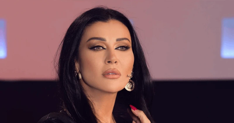 تخطت المحظور.. نادين الراسي بإطلالة جريئة والجمهور يهاجمها (صورة) نشرت الممثلة نادين الراسي صورة عبر خاصية الستوري على تطبيق انستغرام.وأثارت نادين