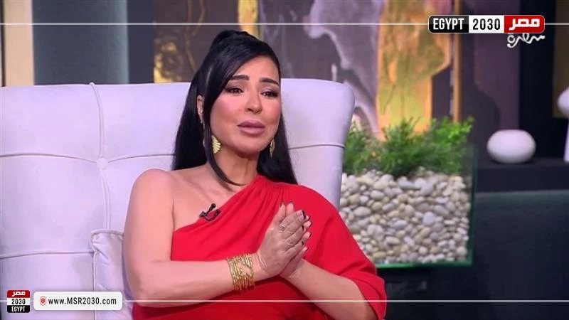 ماجي بو غصن: تعرضت للخيانة والعنف في زواجي الأول أعلنت الممثلة اللبنانية ماجي بو غصن، عن تعرضها للخيانة والعنف الزوجي في تجربة زواجها الأول، والذى جعلها تتخذ قرارا على الفور بالانف