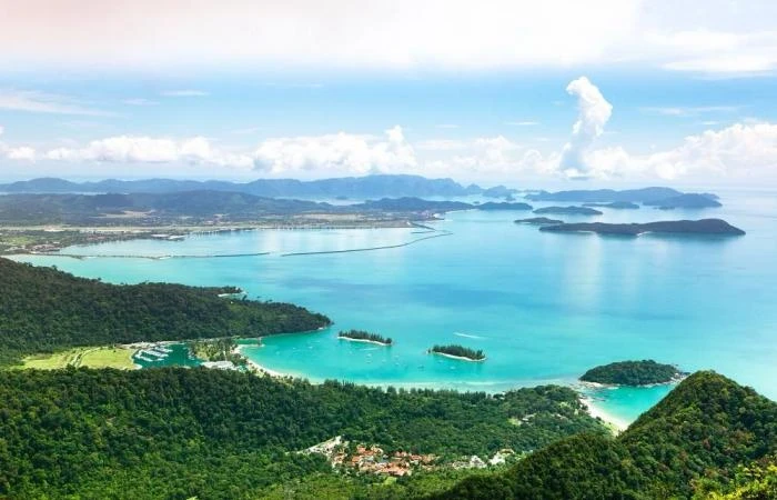 وجهات الجزر من توفر ملاذات ساحرة خلال الصيف سفاري نت متابعاتتوفر فلاي دبي وعبر شبكتها المتنامية خيارات متنوعة من الوجهات وخاصة لعشاق الشواطئ والجزر خلال موسم الصيف. و اعتبارا من 14