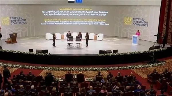 رئيس هيئة الدواء: تحريك سعر مستحضرات العلاج في مصر مرتبط بقيمة الدولار قال الدكتور على الغمراوي، رئيس هيئة الدواء، إن تحريك سعر الدواء في مصر مرتبط