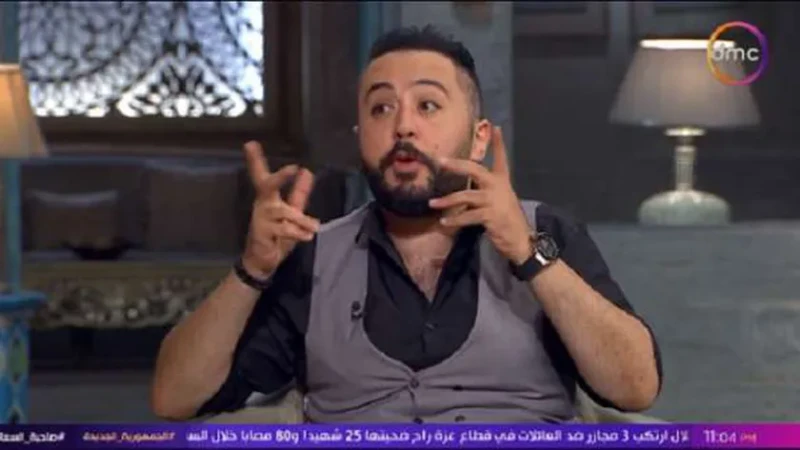 عمرو عبد العزيز عن لقائه الأول مع الزعيم: كان صدفة الساعة 4 الفجر كشف الفنان عمرو عبد العزيز تفاصيل لقاءه الأول مع النجم الكبير عادل إمام، واختياره