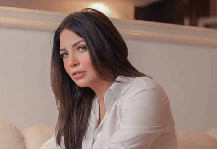 الموت يفجع الفنانة أمير نايف أعلنت الفنانة أميرة نايف، وفاة والدتها منذ قليل، مطالبة متابعيها وجمهورها بالدعاء لها بالرحمة من خلال حسابها الرسمي على