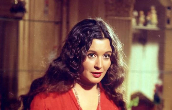 شقيقة سعاد حسني تروي أسرار دفنها وحلاقة شعرها في ذكرى وفاتها تحل اليوم الذكرى ال 23 على وفاة الفنانة سعاد حسني، التي ولدت في 26 يناير 1946، ورحلت عن