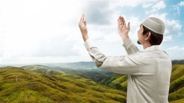 دعاء الشفاء والفرج.. أفضل ما يقوله المسلم للمريض دعاء الشفاء والفرج يعد أفضل ما يقوله المسلم للمريض هي كلمات دعاء الشفاء التي تعد طوق نجاة له بعد