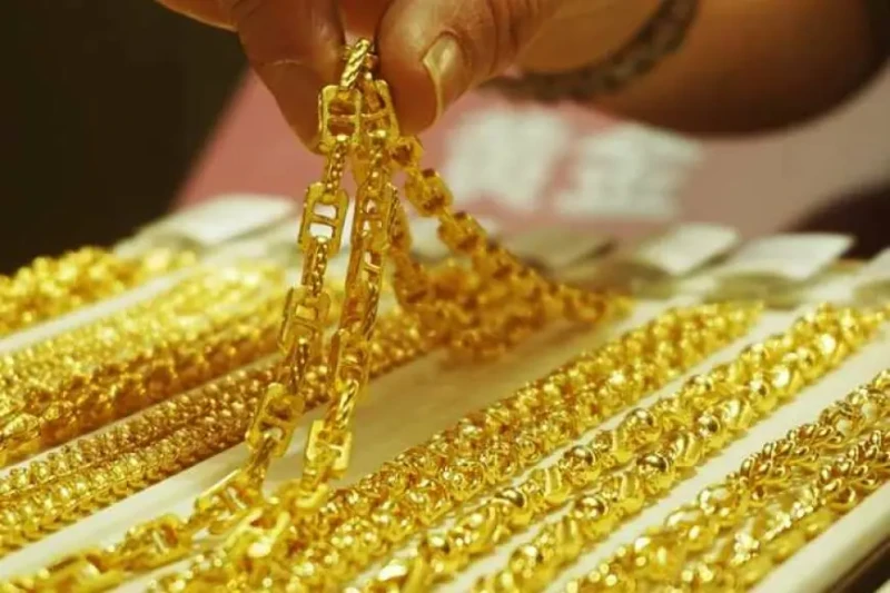 أسعار الذهب اليوم في مصر في ظل ارتفاع سعر الدولار في البنك الاحد 23 يونيو 2024 يبحث الكثير من المواطنين في مصر عن سعر الذهب الحالي في ظل ارتفاع سعر