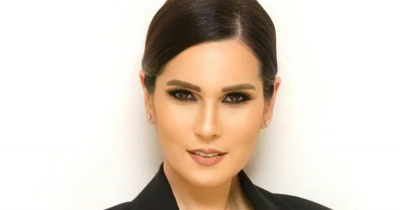 بصور عفوية تخطف الأنظار... الإعلامية نيكول الحجل تنتظر مولودها الثاني نشرت الإعلامية نيكول الحجل مجموعة من الصور العائلية المميزة برفقة ابنها وزوجها