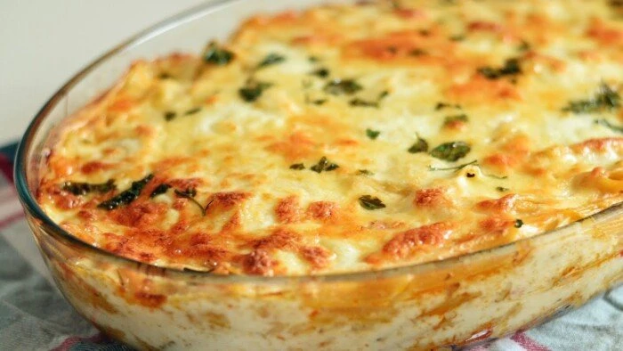 سهلة وبسيطة.. طريقة عمل المكرونة بالبشاميل في المنزل طريقة عمل المكرونة بالبشاميل.. تعتبر المكرونة بالبشاميل من الأطباق الشهية التي يحبها الكبار