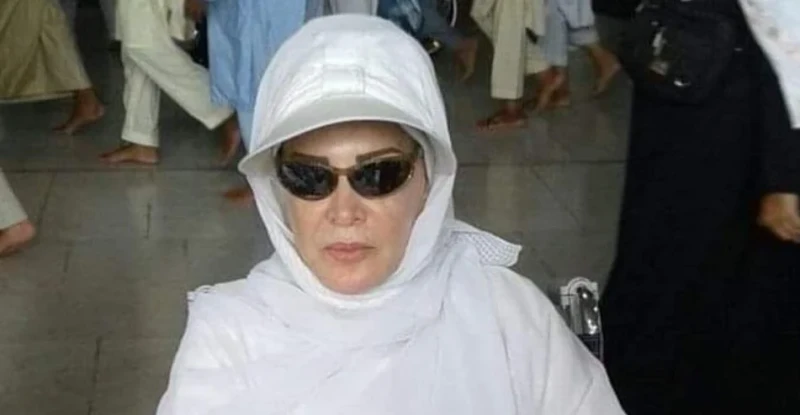 صفية العمري تؤدي مناسك الحج على كرسي متحرك: ربنا يتقبل ظهرت الفنانة المصرية صفية العمري، يوم السبت، في صورة على كرسي متحرك أثناء تأديتها لمناسك