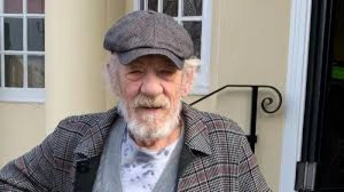 الممثل البريطاني إيان ماكيلين يسقط على المسرح في لندن الثلاثاء 18 يونيو 2024 12:46:00 سقط الممثل البريطاني إيان ماكيلين، البالغ 85 عاما، المعروف بدور الساحر غاندالف في ثلاثية سيد ا