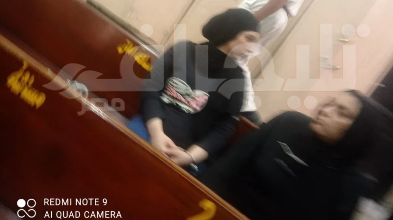 تأجيل محاكمة المتهمين بقتل جواهرجي بولاق ل28 يوليو أجلت محكمة جنايات القاهرة، المنعقدة في محكمة عابدين، محاكمة المتهمين بقتل جواهرجي مقيم في منطقة بولاق أبو العلا، وسرقة مشغولات ذه