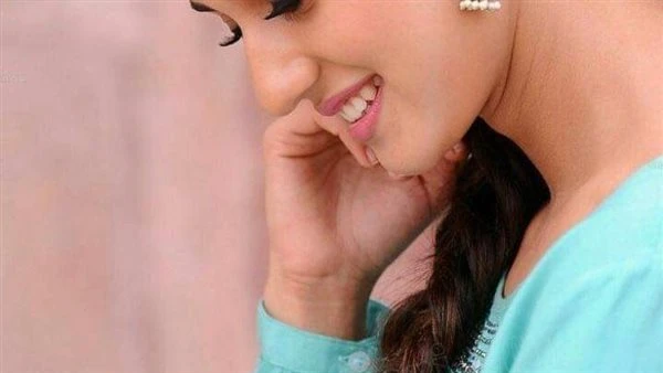 حب واڼتقام هو انت ممكن متمشيش بصلها بسخرية وقال ههه مامشيش انا فارس ابو الحسن امشى بمزاجى او اقعد بمزاجى واحدة زيك متقوليش امشى او اقعد وبعدين انا خلاص كده وقتى خلص معاكى باااى ياا