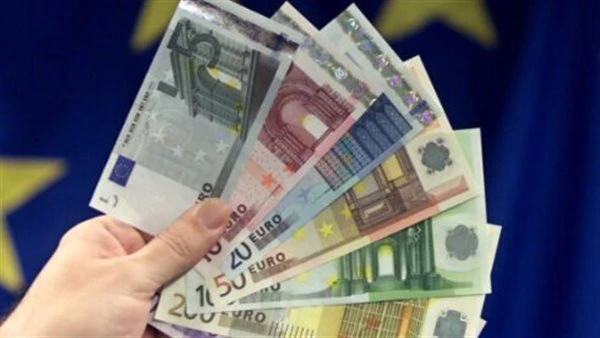 أسعار العملات مقابل الجنيه المصرى اليوم 26 يونيو 2024 ارتفعت أسعار العملات اليوم الأربعاء 26 6 2024 في البنك الأهلي المصري، أمام الجنيه المصرى، حيث