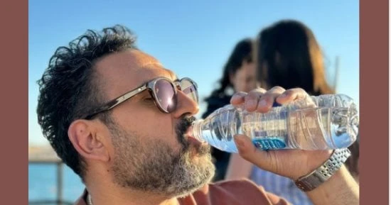 الفن ماية كتير بعد الفتة.. أكرم حسني يهنئ متابعيه بعيد الأضحى أفاق عربية أفاق عربية الفن نتحدث اليوم حول ماية كتير بعد الفتة.. أكرم حسني يهنئ متابعيه