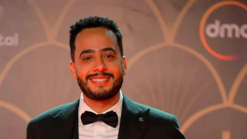 عصام السقا يحتفل بعيد الأضحى وسط أهل بلدته: كل سنة وأنتم طيبين (فيديو) تعرف على التالي عصام السقا يحتفل بعيد الأضحى وسط أهل بلدته: كل سنة وأنتم طيبين