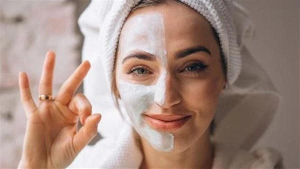 استعدادا للعيد.. 3 ماسكات طبيعية لتوحيد لون البشرة تعد ماسكات العيد من شروط الاحتفال بالعيد عند الفتيات، وتفضل العديد من الفتيات استخدام الخلطات