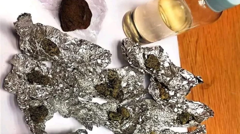 ماريجوانا مع سائح بلجيكى في مطار الغردقة بدأت الجهات المختصة في البحر الأحمر، مباشرة التحقيقات مع سائح بلجيكى الجنسية، عقب ضبطه وبحوزته مواد مخدرة