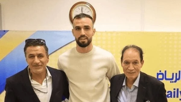 الإسماعيلي يعلن إيقاف فيفا للنقاز 6 أشهر أو حتى سداد مستحقات الزمالك تلقى النادي الإسماعيلي في الثالثة عصر أمس الإثنين، إخطارا رسميا من الاتحاد