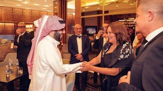 كاملة أبو ذكري في مرمى نيران الانتقادات بعد مصافحتها ل تركي آل الشيخ.. ما القصة؟ كاملة أبو ذكري تحذف منشور انتقاد بيومي فؤاد تعرضت المخرجة كاملة