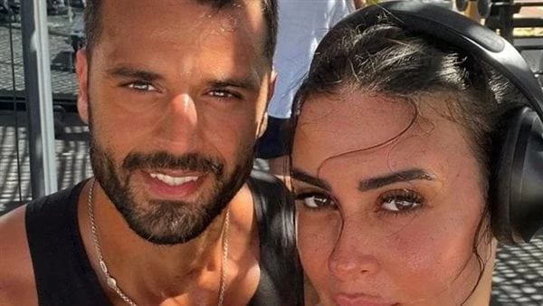 ميرنا نور الدين تشارك صورة برفقة زوجها في الجيم نشرت الفنانة ميرنا نور الدين صورة تجمعها بزوجها عبر ستوري على موقع تبادل الصور والفيديوهات إنستجرام