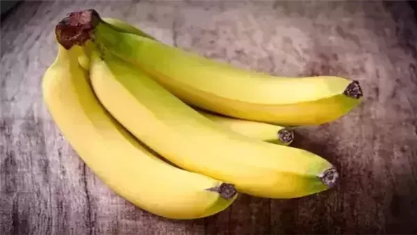 ما هو الاسم الذي ذكر به الموز في القرآن الكريم القرآن الكريم ذكر العديد من أنواع الأطعمة والفواكه وهي من النعم الكبيرة التي أنعم الله تعالى بها على