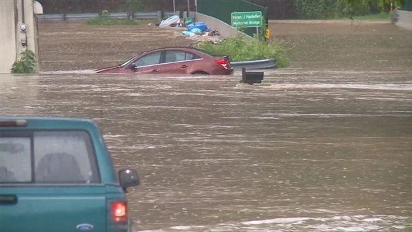 من الحر والحرائق إلى الفيضانات الكارثية أمريكا تحت قصف هجمات الطقس غير المسبوقة.. تفاصيل كاملة فى الوقت الذى لا يزال ملايين الأشخاص في جميع أنحاء الولايات المتحدة يخوضون موجة حر قي