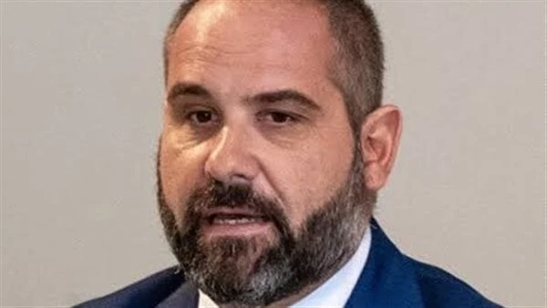 مستثمر إيطالي ل افاق عربية: يمكننا تطوير موانئ الأحمر والمتوسط وقناة السويس قال بيترو انجليني، رجل الأعمال الإيطالي ، إنه ه يعمل في مجال اليخوت و