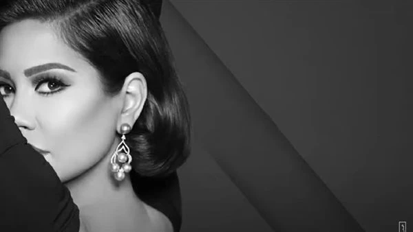 كل الحاجات.. أغنية مسربة ل شيرين عبد الوهاب وسط تعليقات ايجابية (فيديو) شيرين عبد الوهاب.. تداول عدد كبير من جمهور المطربة شيرين عبد الوهاب أغنية