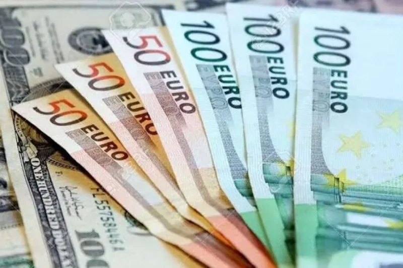 الامريكي والاوروبي.. سعر الدولار واليورو اليوم في السوق السوداء مقابل الجنيه المصري السبت 22 يونيو 2024 شهدت السوق السوداء المصرية اليوم ارتفاعا