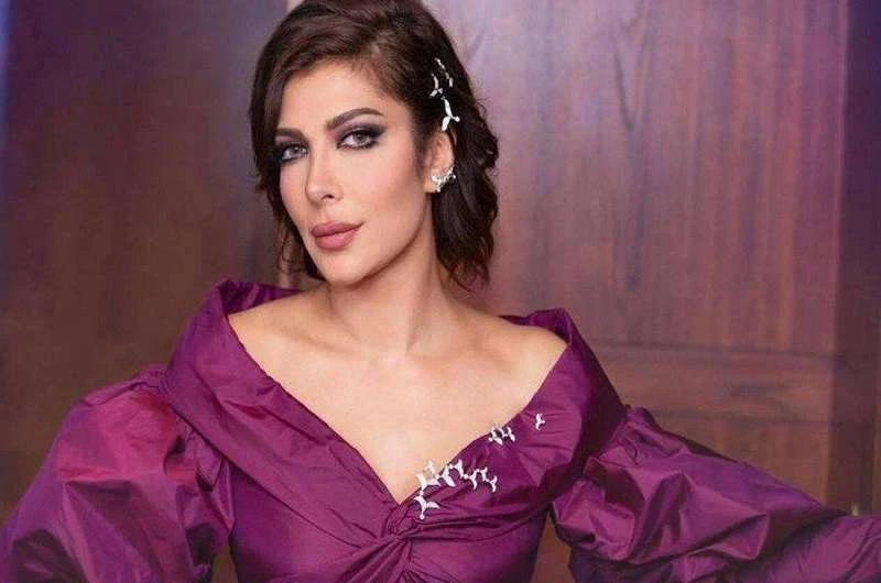 كلمات أغنية إنسان ل أصالة نصري طرحت الفنانة أصالة نصري، فيديو كليب جديد عبر القناة الرسمية لشركة روتانا على موقع يوتيوب بعنوان إنسان.أغنية إنسان من