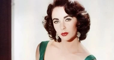 مخرجة الفيلم الوثائقى إليزابيث تايلور: تفاجأت من مدى خجل النجمة السينمائية تعرف على التالي مخرجة الفيلم الوثائقى إليزابيث تايلور: تفاجأت من مدى خجل