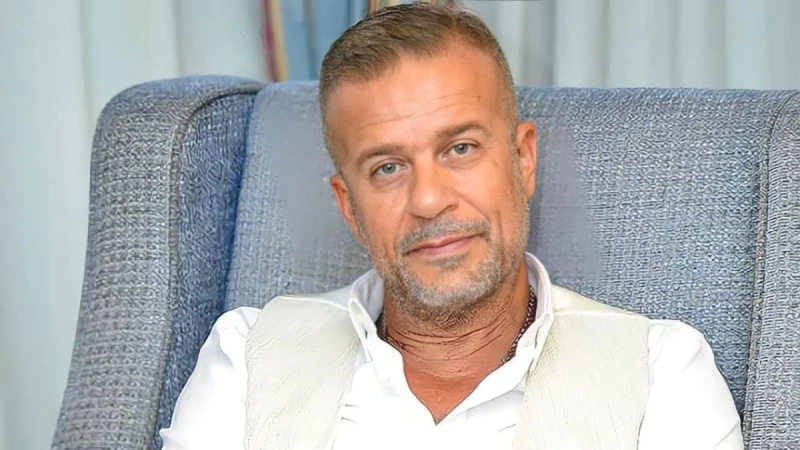 شريف منير يثير الجدل بفيديو من منزله افاق عربية - أثار الفنان شريف منير، جدلا كبيرا على مواقع التواصل الاجتماعي بعد ظهوره في مقطع فيديو وهو يحتفل