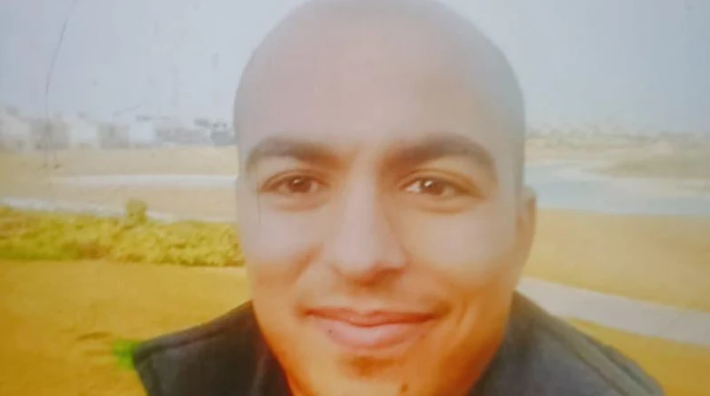 مذبحة عزبة رستم.. الأمن يصطحب المتهم لتمثيل الجريمة اصطحبت قوة أمنية من المباحث الجنائية بدائرة مركز قطور بمحافظة الغربية، المتهم في مذبحة عزبة رستم،