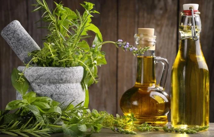 زيت البتولا.. سلاحك الفعال ضد التجاعيد زيت البتولا.. سلاحك الفعال ضد التجاعيد متابعة علي معلا:يعد زيت البتولا سلاحا فعالا لمحاربة التجاعيد والبثور