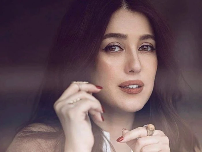 آخرهن كندة علوش.. نجمات أصبن بسرطان الثدي كشفت الفنانة السورية كندة علوش مؤخرا عن إصابتها بسرطان الثدي، لتضاف إلى قائمة طويلة من النجمات اللواتي واجهن هذا المرض الخبيث بصبر وقوة.وت