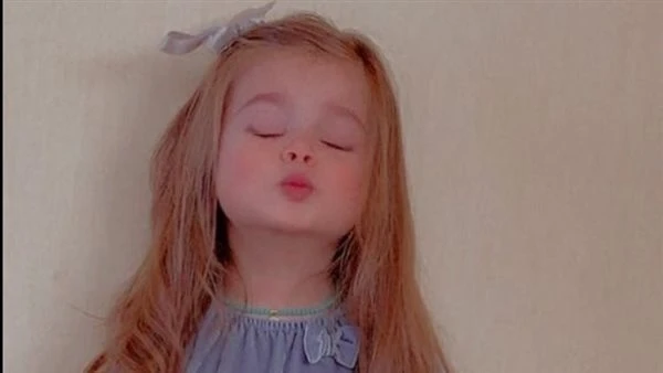 روايه عذرائي الاول جاهزة يا عروسه فرحك انهاردةاتراكمت الدموع في عينيها بس انا مش بنت هتجوز ازايبنت عمها شششش اوعي تقولي لحد هيقتلوكي يا غزلغزل بعېاط مكانش بأيدي انتي عارفة يا الاءا