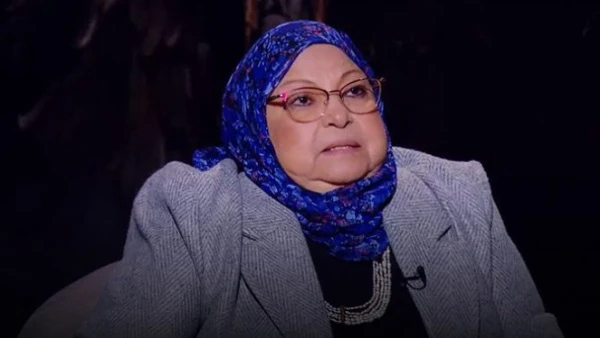 سعاد صالح: لا يوجد مشكلة من زواج الشاب بفتاة عبر الإنترنت أكدت الدكتورة سعاد صالح، أستاذ الفقه المقارن بجامعة الأزهر الشريف، أنه لا يوجد مشكلة من