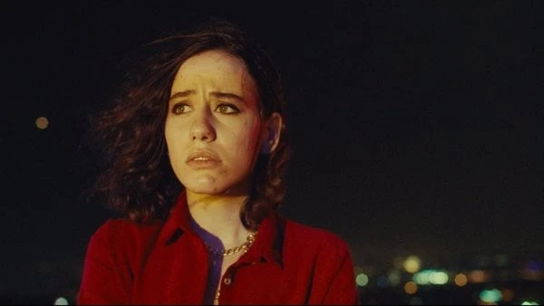 فيلم سموكي آيز ينافس في مهرجان عمان السينمائي الدولي ينافس الفيلم القصير سموكي آيز، للمخرج علي علي، في مسابقة الأفلام القصيرة بمهرجان عمان السينمائي