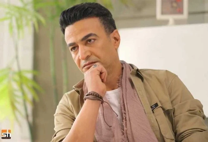 سمسم شهاب: بقيت يتيم بعد وفاة مراتي عبر المطرب سمسم شهاب، عن حزنه الشديد بسبب اشتياقه لزوجته التي توفاها الله منذ أشهر قليلة، وأنه لا يحتمل العيش