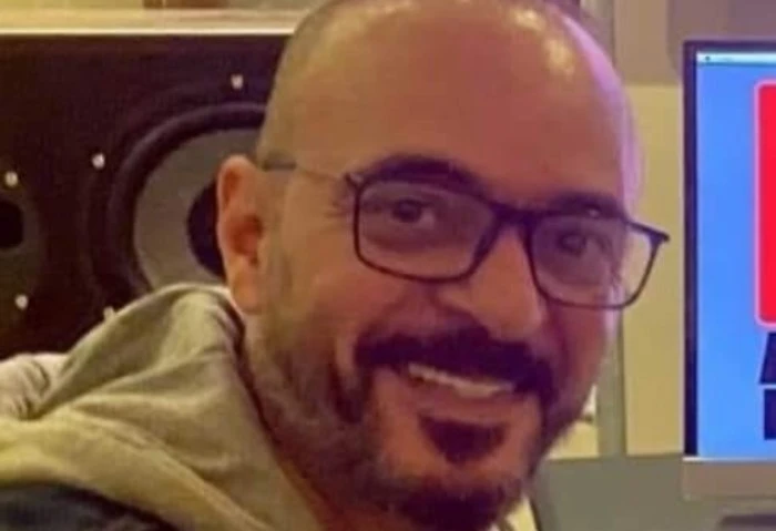 بدء عزاء عمرو عبد العزيز، وحلمي عبد الباقي وحسام حسني أول الحضور أقيم اليوم الثلاثاء، عزاء الموسيقار عمرو عبد العزيز، الذي رحل عن عالمنا بعد معركة