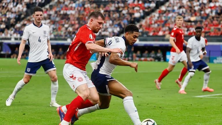 يورو 2024.. التعادل يحسم قمة مباراة إنجلترا والدنمارك كتب السيد الأعرج وفي الدقيقة 34 من عمر المباراة شهدت هدف التعادل لمنتخب الدنمارك وذلك بعد تصويبة قوية من خارج منطقة الجزاء لصا