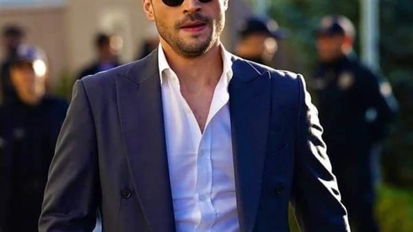 قلب حجر امسحي كويس مش عايز اشوف رملايه واحده علي الارض.. انتي سامعه..._ في اي هو انت اشترتني مش عشان كتبنا عقد انا وانت تعمل فيا كدا وتتحكم فيا_ اديكي قولتي كتبنا عقد يعني متقدريش