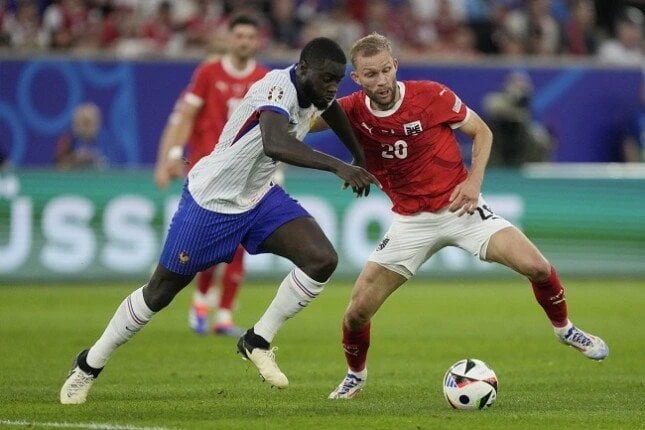 يورو 2024.. فرنسا تفوز على النمسا بهدف نظيف في كأس أمم أوروبا يورو2024.. فاز منتخب فرنسا على نظيره النمسا بهدف دون رد في المباراة التي جمعت بينهما خلال الجولة الأولى من مرحلة دور ا